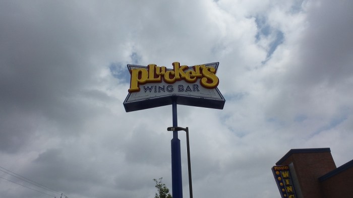 pluckers3