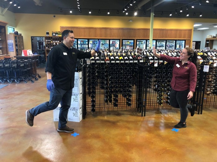 twinliquorssocialdistance